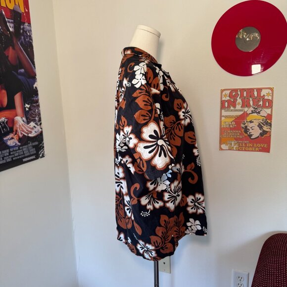 Vintage Hawaiian Original Black, Orange, and White Floral Buttoned Shirt - Picture 10 of 11